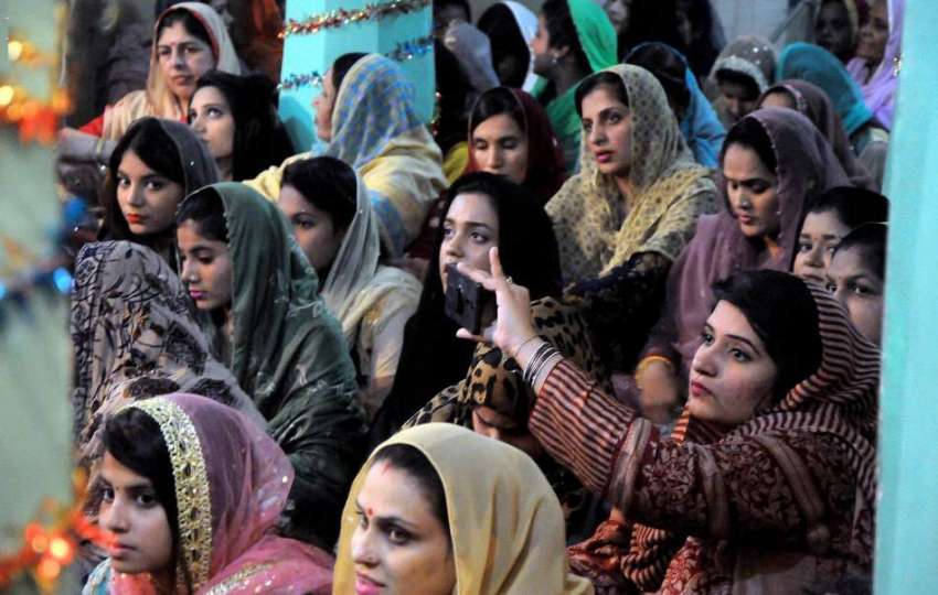 راولپنڈی: دیوالی کے موقع پر کر شنامندر میں ہندو برادری کی ..
