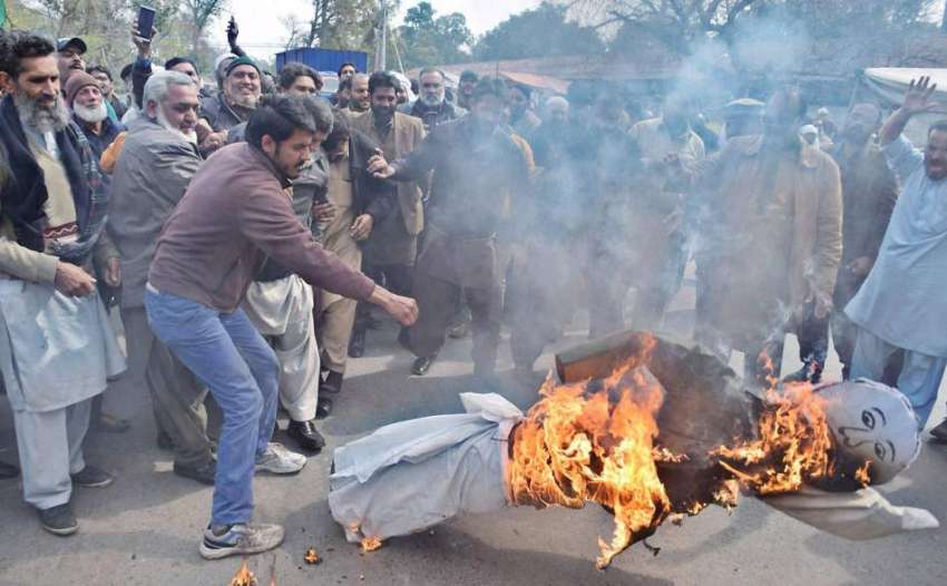 لاہور: پاک فوج سے اظہار یکجہتی اور بھارت کے خلاف نکالی گئی ..