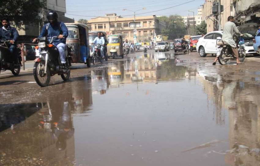 کراچی: سیوریج کے پانی کے باعث شہریوں کو مشکلات کا سامنا رہتا ..