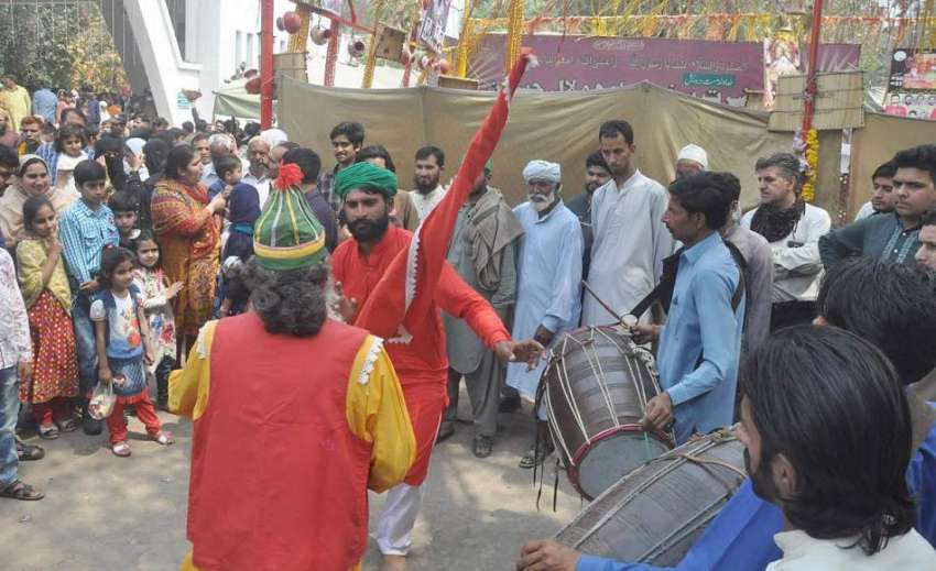 لاہور: حضرت مادھو لعل حسین(رح) کے سالانہ عرس کے موقع پر ملنگ ..