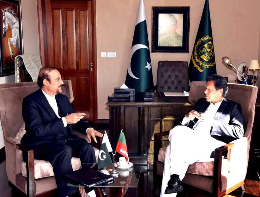 اسلام آباد: ڈاکٹر بابر اعوان نے وزیراعظم عمران خان سے ملاقات ..