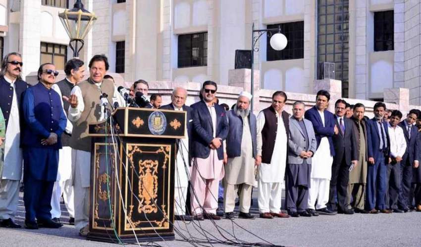 اسلام آباد: وزیراعظم عمران خان یکجہتی کشمیر کے شرکاء سے ..
