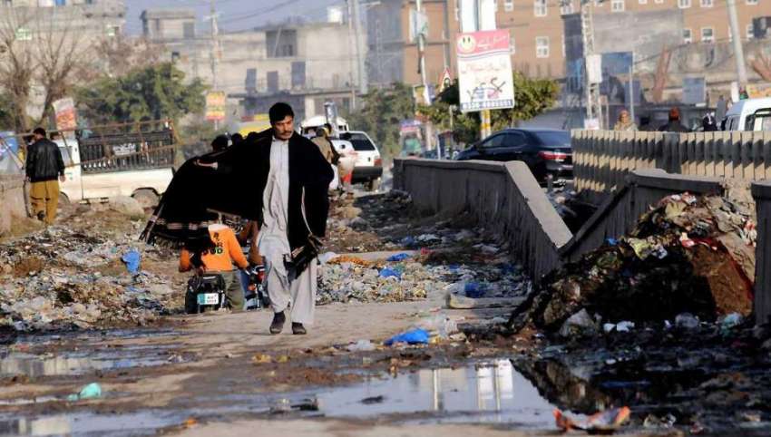 اسلام آباد: انتظامیہ کی عدم توجہ کے باعث برما پل ٹوٹ پھوٹ ..