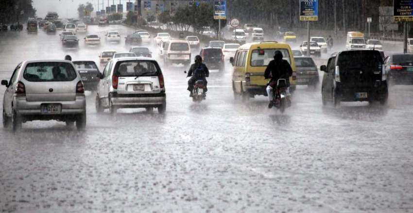 اسلام آباد: وفاقی دارالحکومت میں ہونیوالی موسلا دھار بارش ..