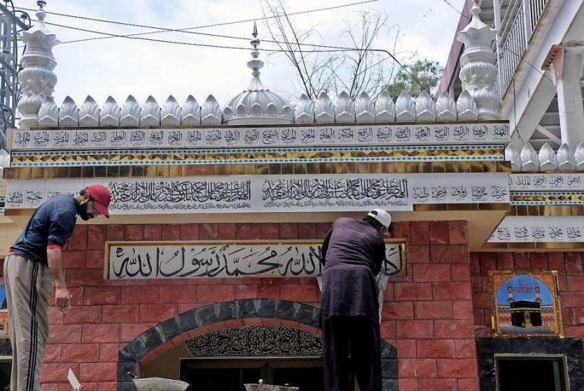 راولپنڈی: شب برات کے موقع پر مقامی مسجد کی تزعین و آرائش ..