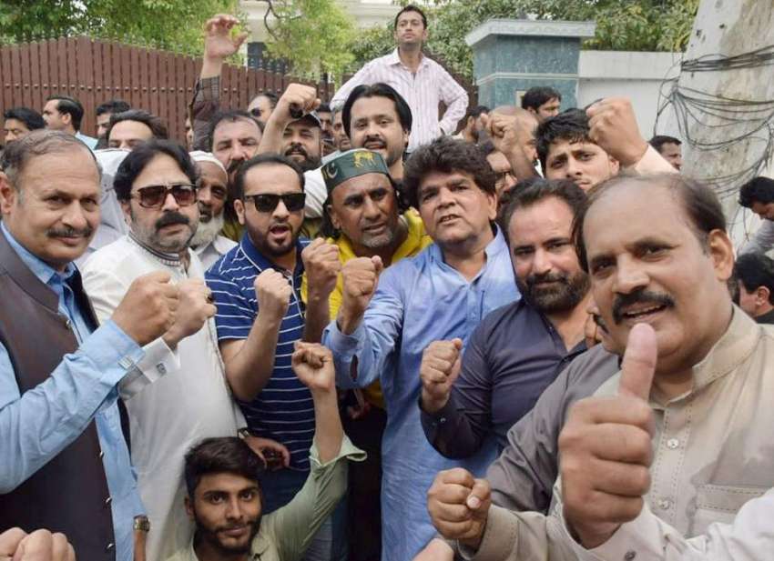 لاہور: پنجاب اسمبلی میں قائد حزب اختلاف حمزہ شہباز سے اظہار ..