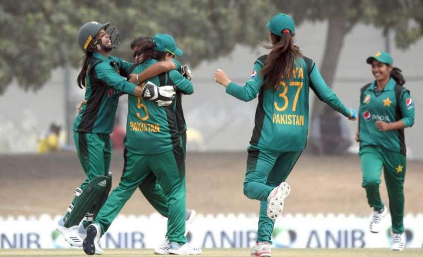 دبئی: پاکستان ویمن کرکٹ ٹیم کی کھلاڑی ون ڈے سیریز کے تیسرے ..