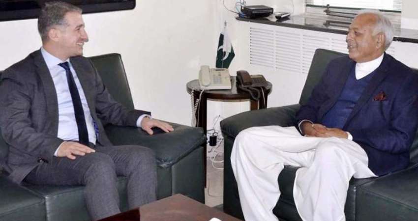 اسلام آباد: وفاقی وزیر پٹرولیم غلام سرور خان سے آذر بائیجان ..