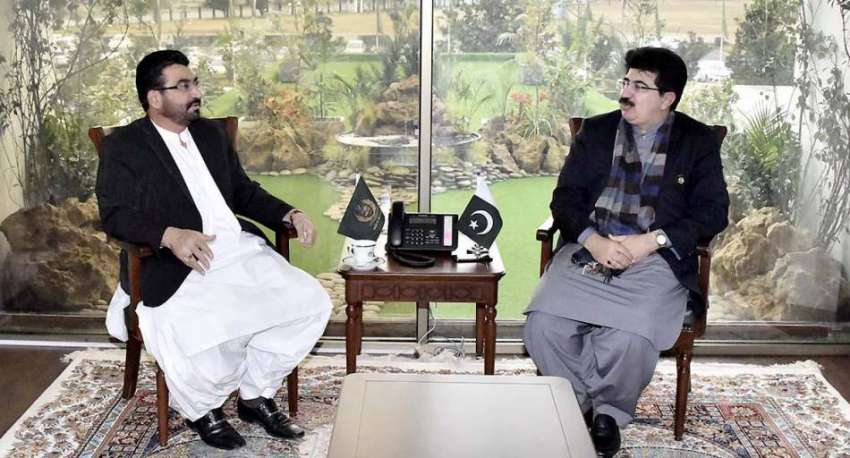 اسلام آباد: چیئرمین سینیٹ محمد صادق سنجرانی اور صابق وزیر ..