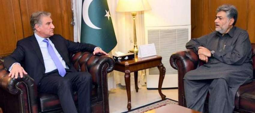 لاہور: وفاقی وزیر خارجہ شاہ محمود قریشی سے وزیر اطلاعات ..