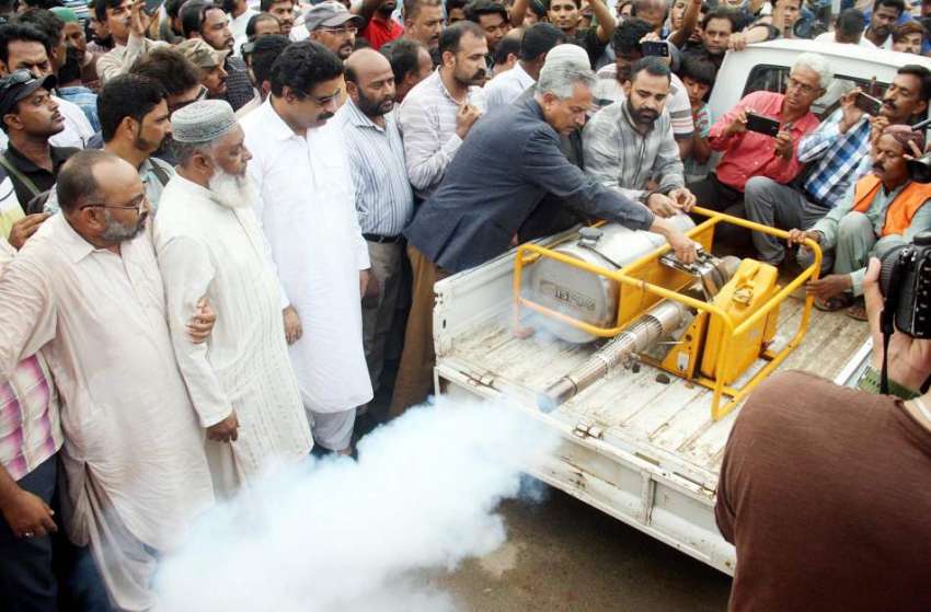 کراچی: اورنگی ٹاؤن کے علاقے کو ڈینگی وائرس سے بچانے کے لئے ..