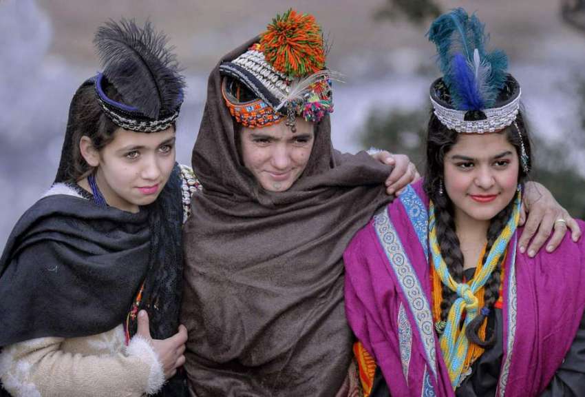 چترال: کیلاشی خواتین ثقافتی لباس پہنے چاو موس فیسٹیول میں ..