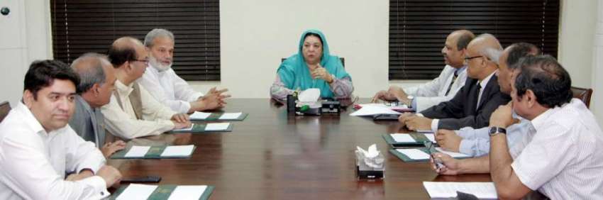 لاہور: صوبائی وزیر ڈاکٹر یاسمین راشد محکمہ سپیشلائزڈ ہیلتھ ..