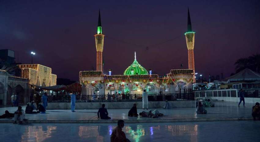 لاہور: حضرت علی بن عثمان الحجویری کے مزار کا ایک خوبصورت ..