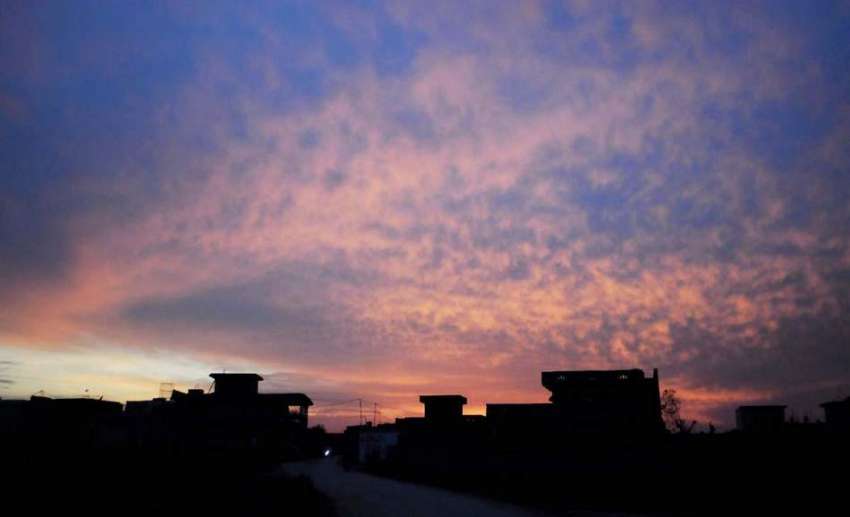 اسلام آباد: وفاقی دارالحکومت میں چھائے بادل خوبصورت منظر ..