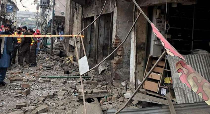 پشاور: کالی باڑی کے علاقے میں ہونے والے دھماکے کے بعد کا ..