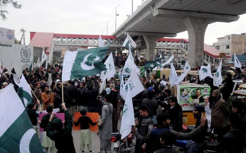 راولپنڈی: تحریک جوانان کی طرف سے لیاقت باغ چوک میں پاک فوج ..