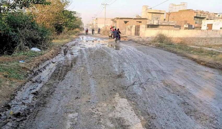 راولپنڈی: چاکرہ روڈ کی خستہ حالی کے باعث گزرنے والے علاقہ ..