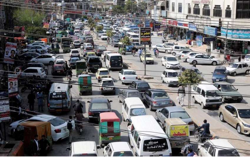 راولپنڈی: چاندنی چوک میں شدید ٹریفک جام کا منظر۔