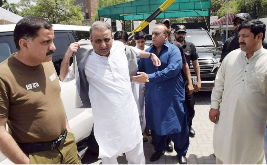 لاہور: تحریک انصاف کے رہنما عبدالعلیم خان پروڈکشن آرڈ ر ..