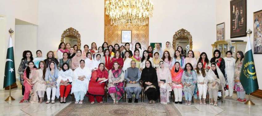 اسلام آباد: ایوان صدر میں صدر ڈاکٹر عارف علوی صوبائی خواتین ..