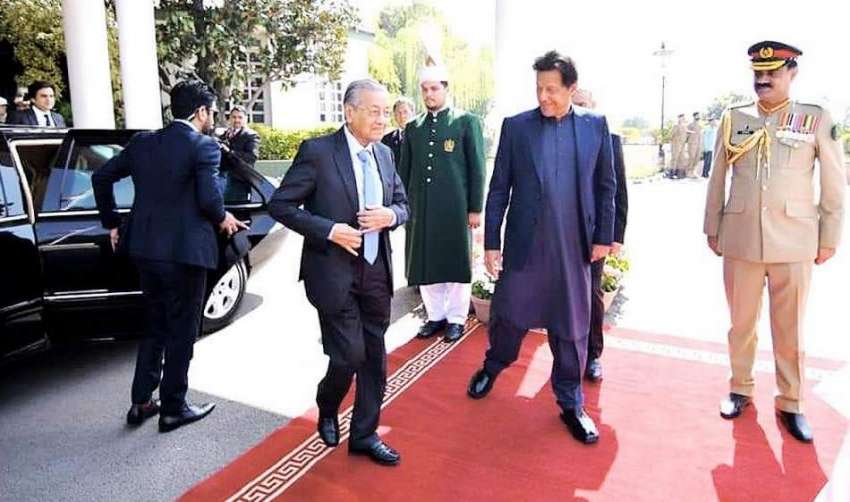 اسلام آباد: وزیر اعظم عمران خان ملائیشین وزیر اعظم مہاتیر ..