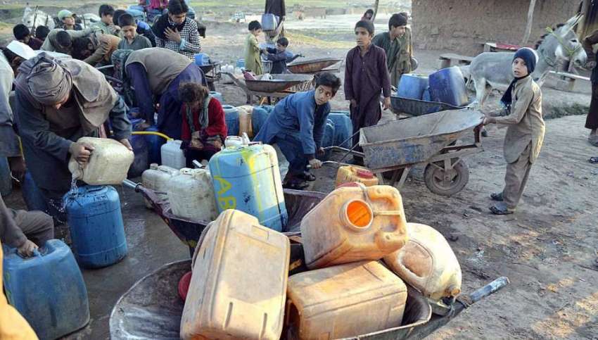 راولپنڈی: پانی کی قلت کے باعث شہری واٹر فلٹریشن پلانٹ سے ..