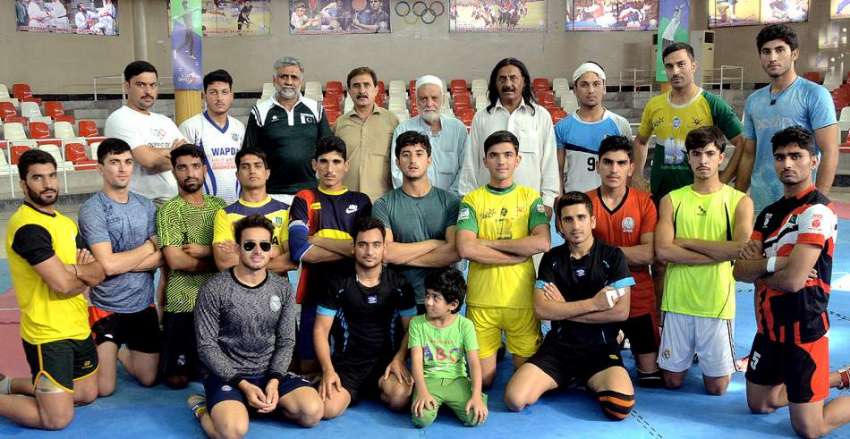 پشاور: نیشنل گیمز کیلئے صوبائی کبڈی ٹیم کے منتخب کھلاڑیوں ..