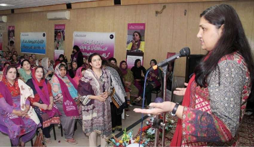 لاہور: خواتین کے عالمی دن کی مناسبت سے پریس کلب میں منعقدہ ..