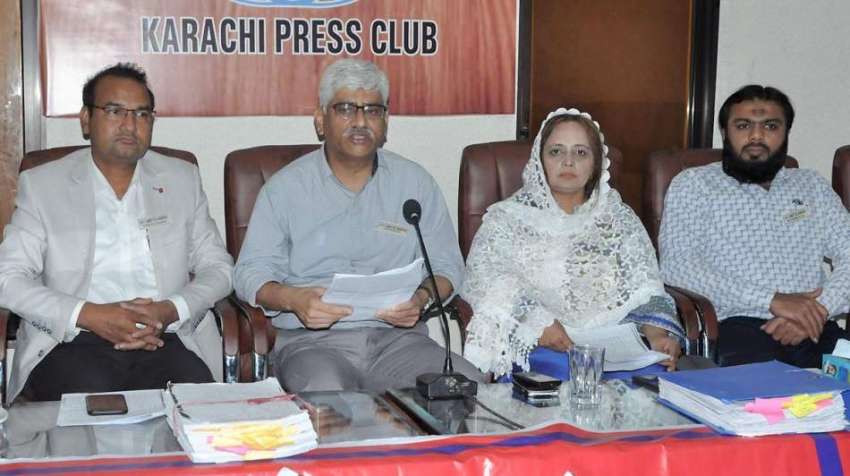 کراچی: کراچی پریس کلب میں روفی بلڈرز کے متاثری کمیٹی کے چیئرمین ..