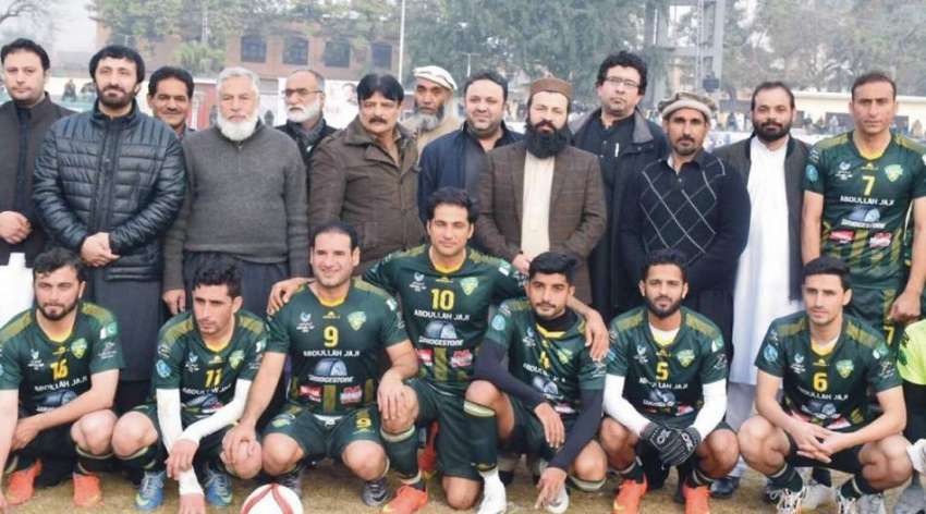 پشاور: تبدیلی فٹبال کپ کے موقع پر ڈسٹرکٹ ناظم عاصم خان کا ..