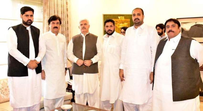 پشاور: وزیراعلیٰ خیبر پختونخوا محمد خان کا عید کے موقع پر ..