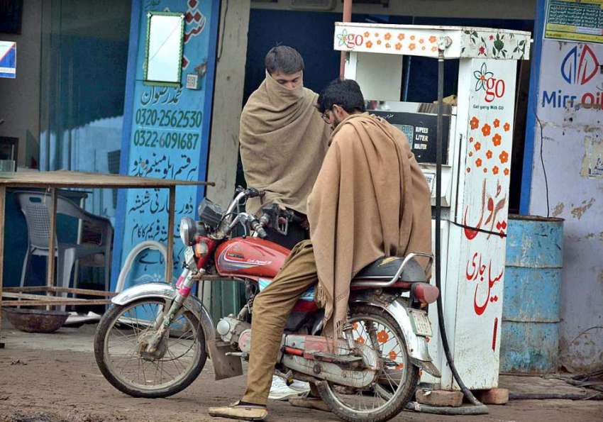 فیصل آباد: سمن آباد روڈ پر غیر قانونی سیٹ اپ پر موٹرسائیکل ..