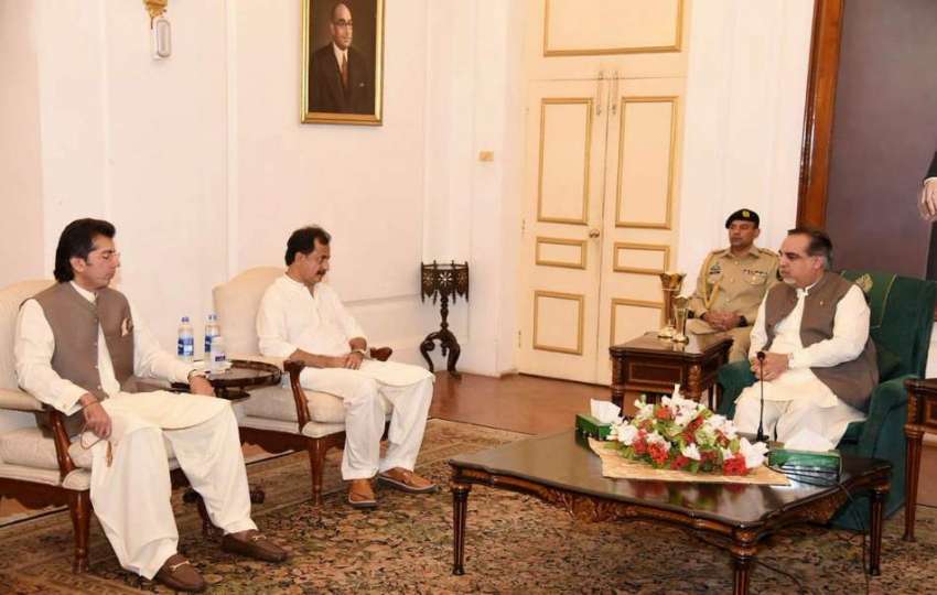 کراچی: پی ٹی آئی سندھ کے وفد نے گورنر عمران اسماعیل سے ملاقات ..