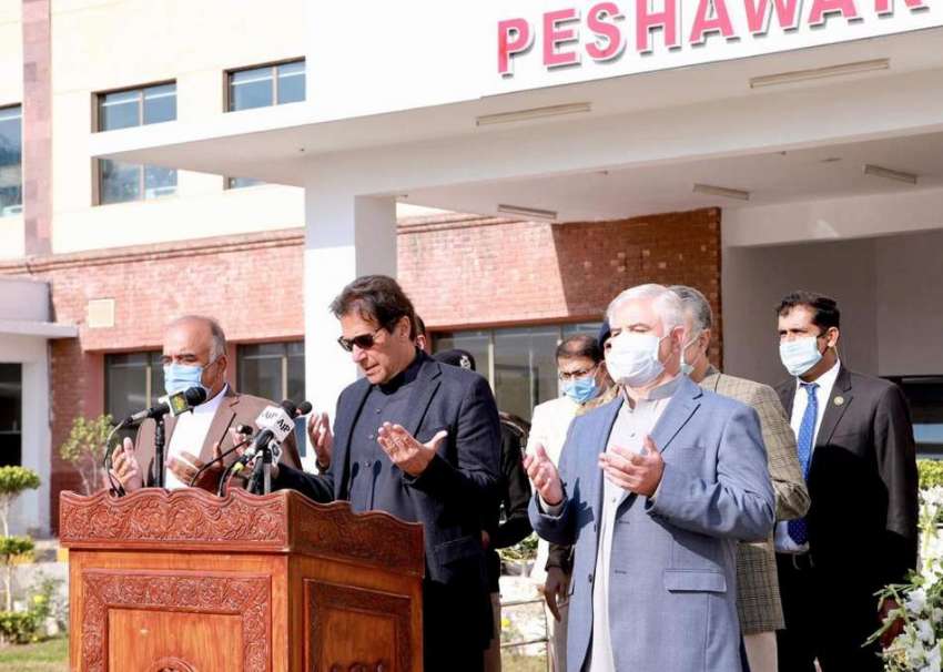 پشاور، وزیراعظم عمران خان اے پی ایس شہداء کیلئے دُعا کر ..