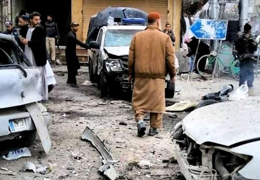 کوئٹہ: شہر کے شاہراہ اقبال روڈ پر دھماکے کے بعد موقع پر ہونے ..