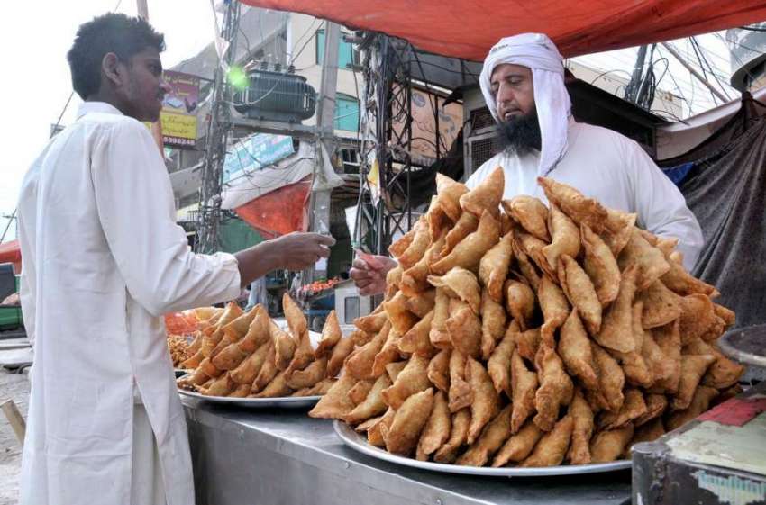 اسلام آباد: رمضان کے مقدس مہینے میں افطارکے لئے کھانے پینے ..