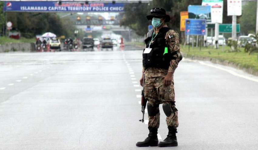 اسلام آباد، ایکسپریس وے پر پاک فوج کا اہلکار لاک ڈائون کے ..