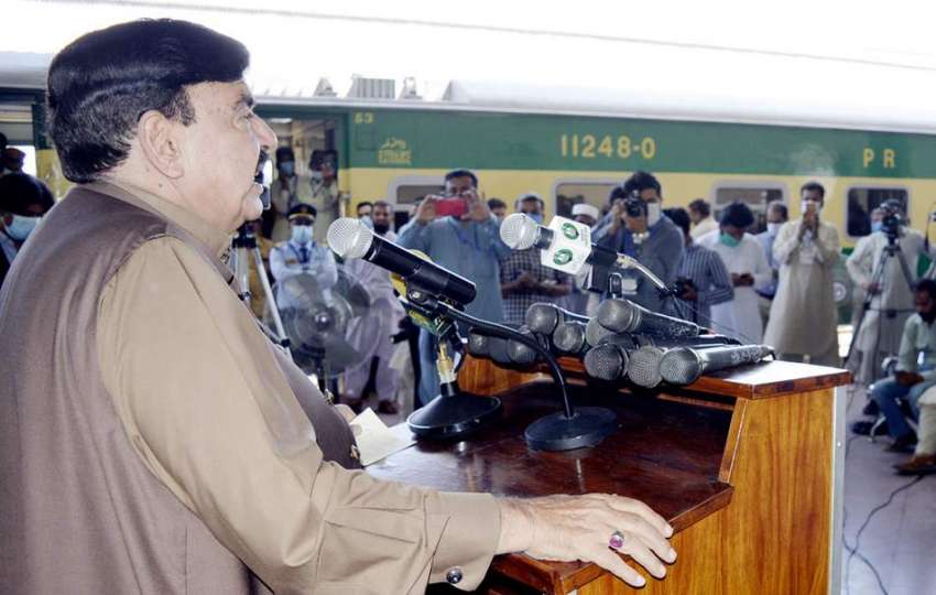 پشاور : وفاقی وزیر ریلوے شیخ رشید احمد کینٹ ریلوے اسٹیشن ..