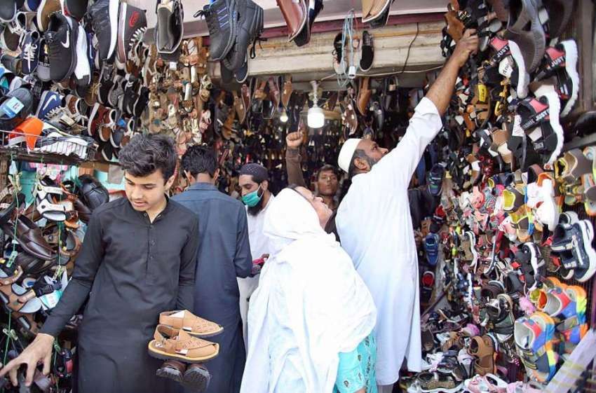 راولپنڈی: لاک ڈاؤن میں نرمی کے بعد بغیر کسی احتیاطی اقدامات ..