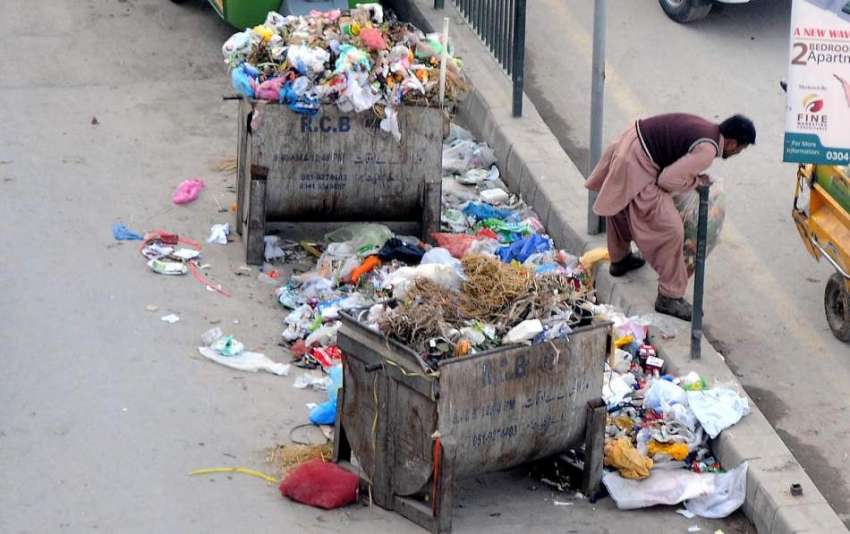راولپنڈی: کنٹونمنٹ بورڈ کے رکھے گئے کچرادان کچرے سے بھرے ..
