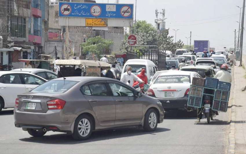 لاہور: کورونا وائرس کے باعث شہر میں لاک ڈاؤن کے باوجو دھرم ..