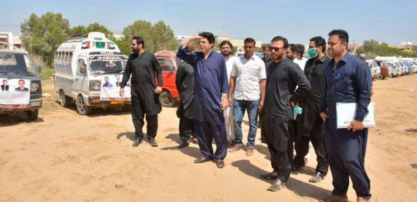 کراچی، وفاقی وزیر آبی وسائل فیصل واڈا مستحقین میں راشن کی ..