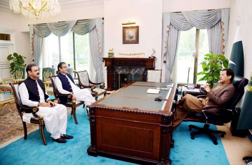 اسلام آباد: وزیراعظم عمران خان سے وزیراطلاعات سینٹر شبلی ..
