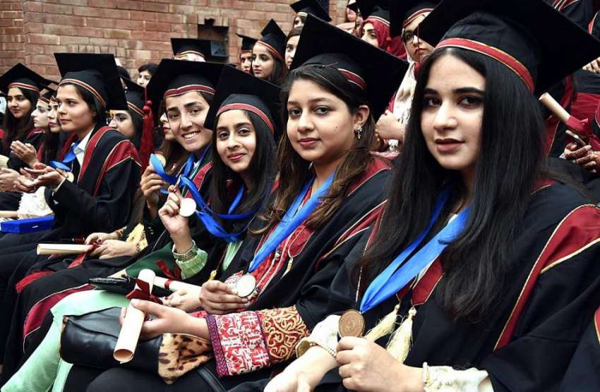 لاہور: کنیرڈ کالج برائے خواتین یونیورسٹی کے 83 ویں کانووکیشن ..