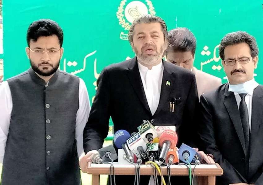 اسلام آباد: وزیر مملکت برائے پارلیمانی امورعلی محمد خان ..