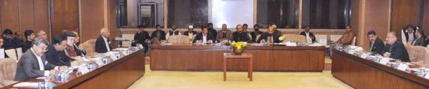 اسلام آباد: پارلیمنٹ ہاؤس میں کمیٹی کے اجلاس کی صدارت چیئرمین ..