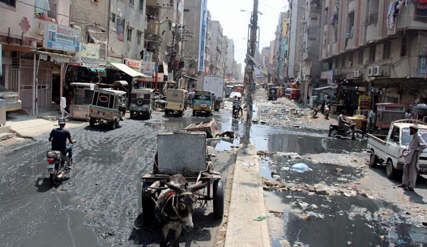 کراچی: لیاری شاہ عبدالطیف بھٹائی روڈ عرصہ دراز سے ٹوٹ پھوٹ ..
