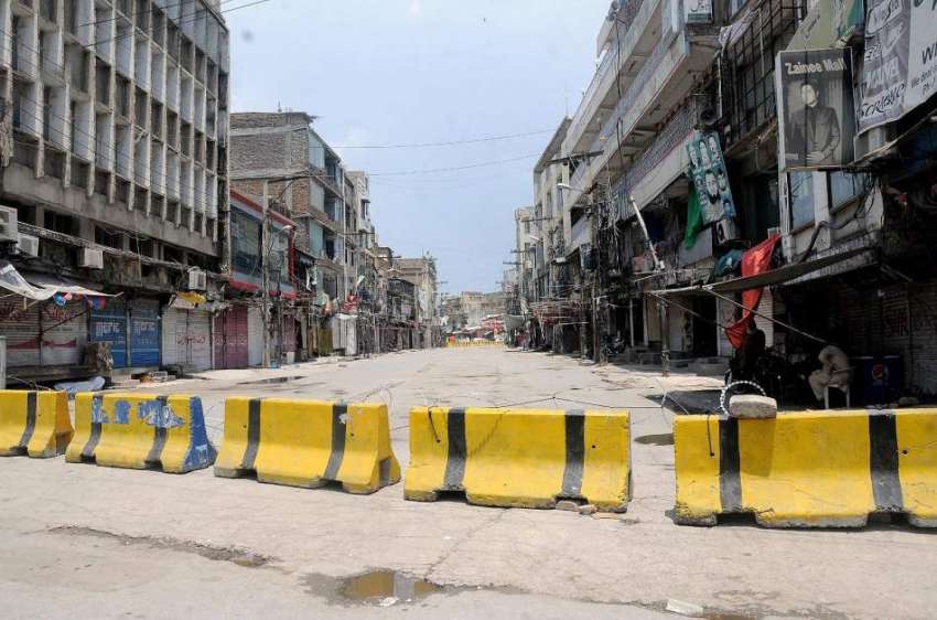 راولپنڈی: لاک ڈاؤن کے باعث باڑہ بازار کو بلاک لگا کر سیل ..