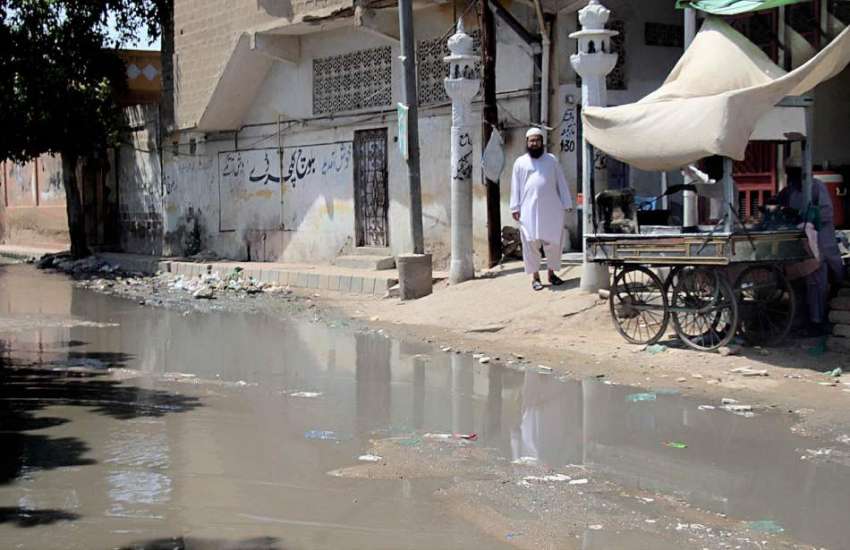 کراچی: لیاری ہسپتال کے قریب جامع مسجد اسماعیل کے پاس سوریج ..